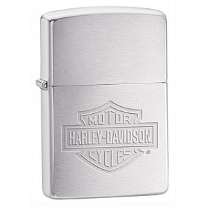 Briquet essence Zippo Harley-Davidson Bar & Shield sur fond "brushed chrome"