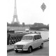 Plaque en métal 20 X 30 cm : Renault vintage devant le Moulin Rouge